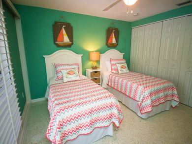 Stunning 3 Bedroom Home Private Pool, Spa, Boat Dock, B.Ball